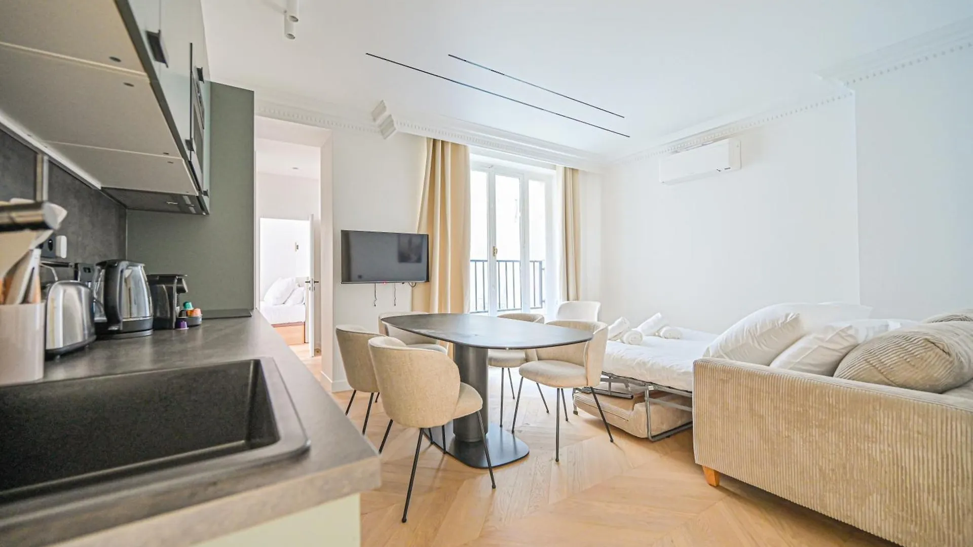 Sumptuous & Serene Parisian Flat Apartment Paris